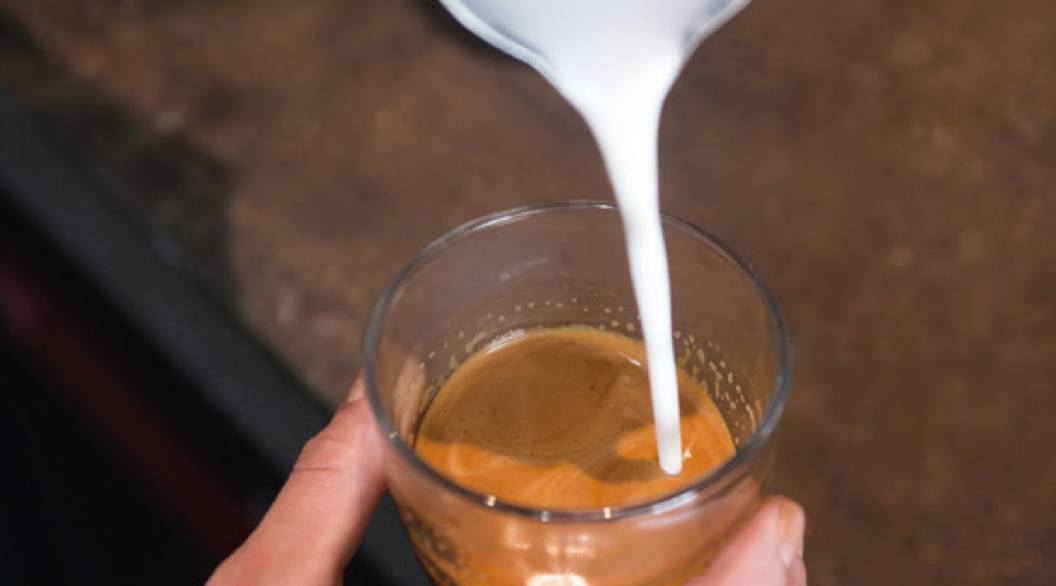 Pouring milk first makes the ideal cup of tea, research shows - Heart